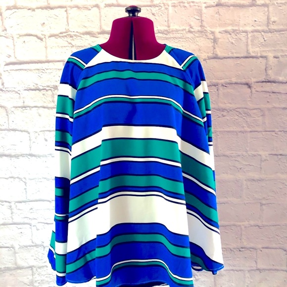 H&M 60s Inspired Tent Top with Bell-sleeves - Picture 5 of 8